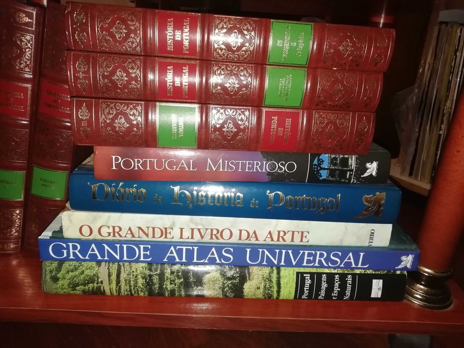 Colação de livros. História de Portugal e outros.