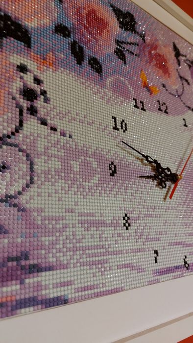 Quadro relógio em missangas , trabalho manual