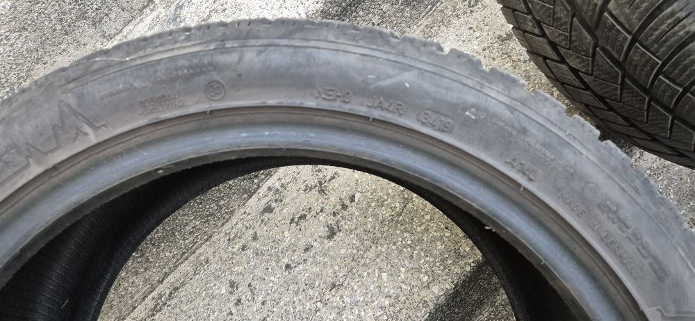 Opony zimowe Dunlop i Vredestein  235/45 R18  98V  okazja !!!