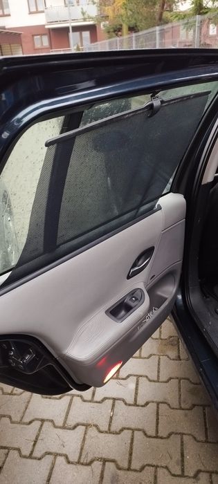 Niedroga wygodna Laguna z gazem i hakiem