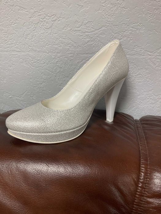 Nowe buty, czółenka srebrne, r. 36, wys. 10 cm, wyprzedaż