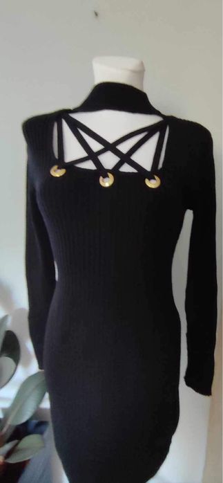 Czarna sukienka damska, midi, dlugi rękaw, na jesień i zime, r. Uni