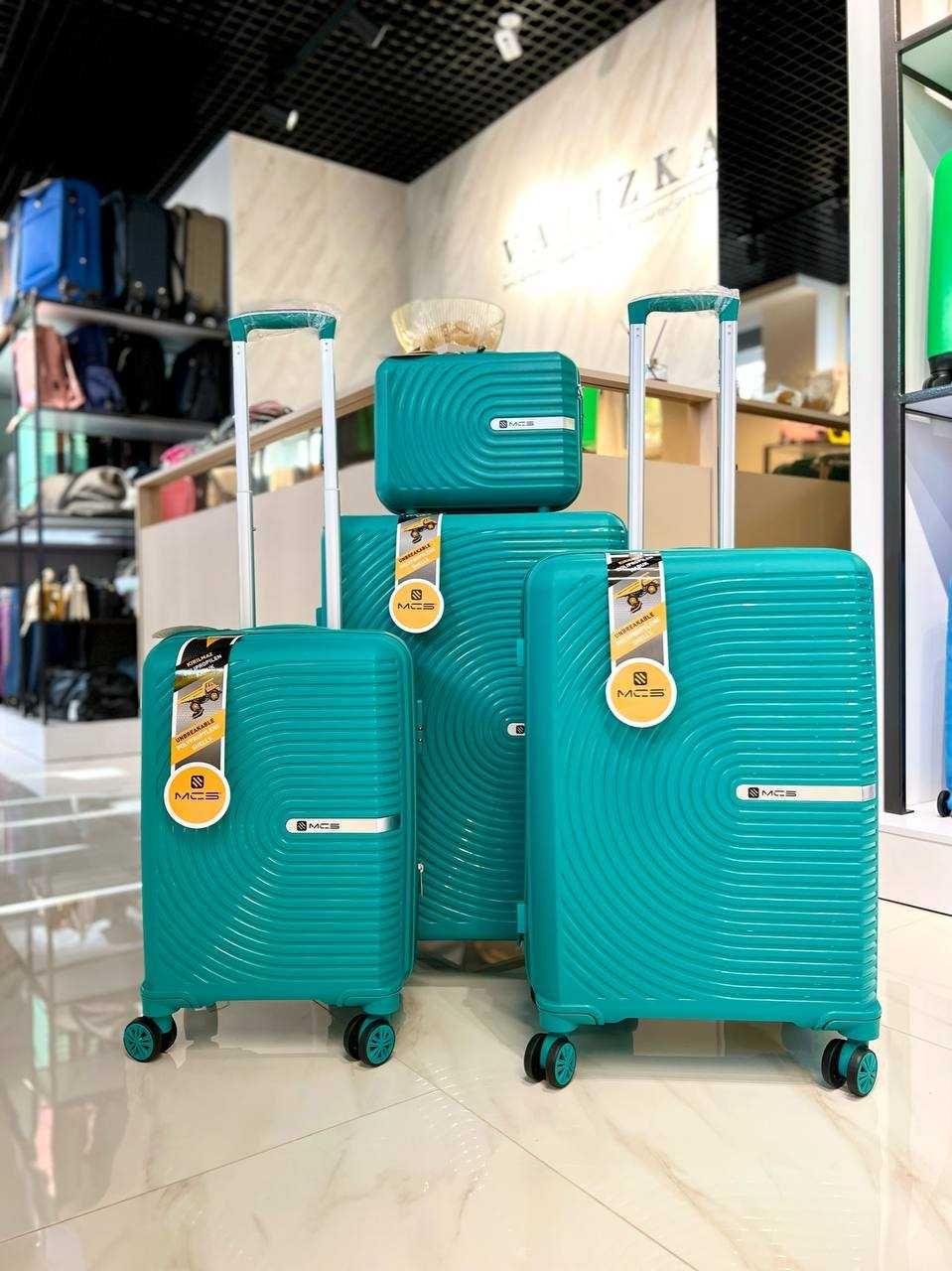 ЯКІСТЬ Патріотичні валізи пластикові з поліпропілену / валіза чемоданы