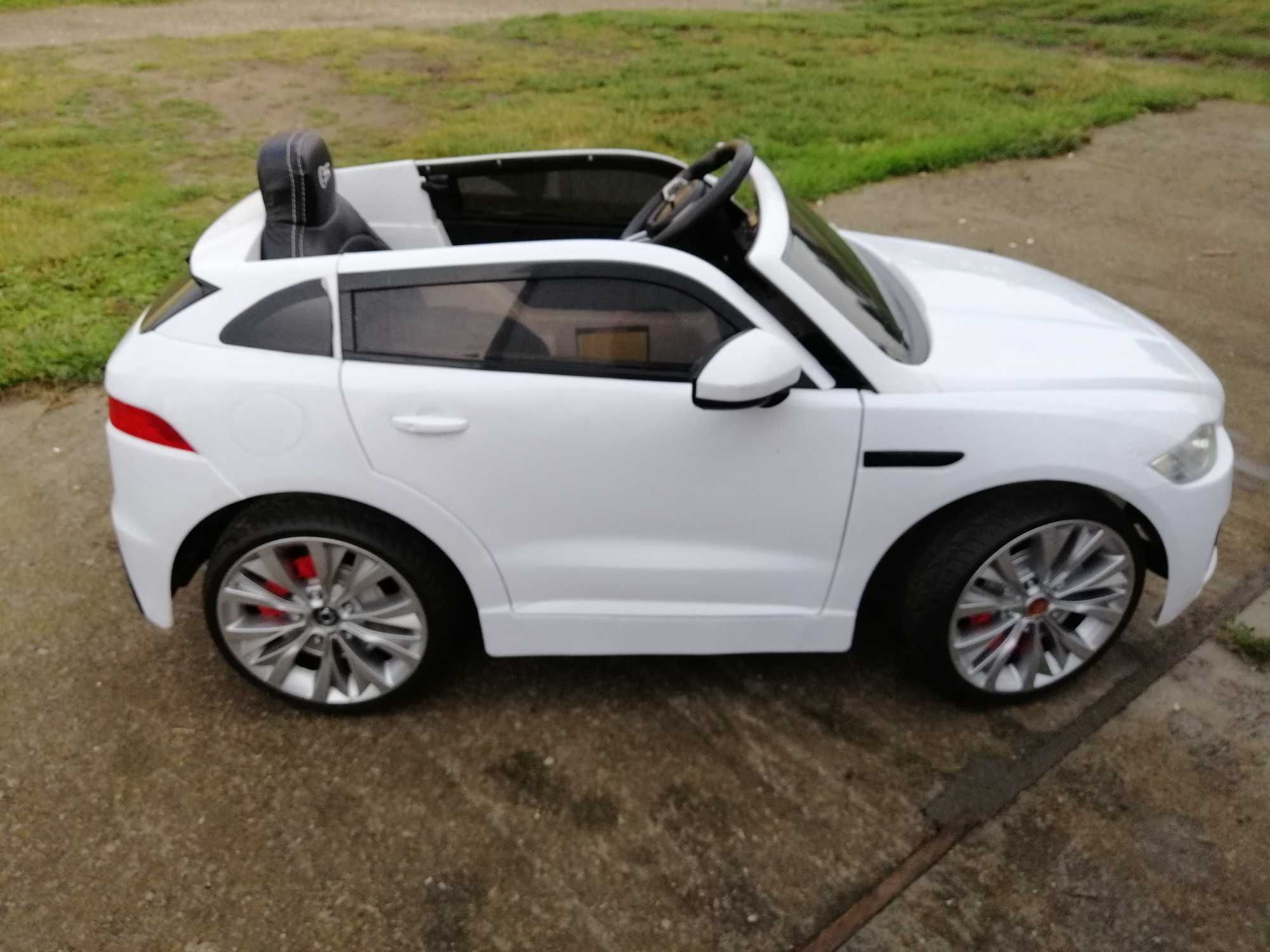 Autko na akumulator dla dzieci Jaguar F-Pace
