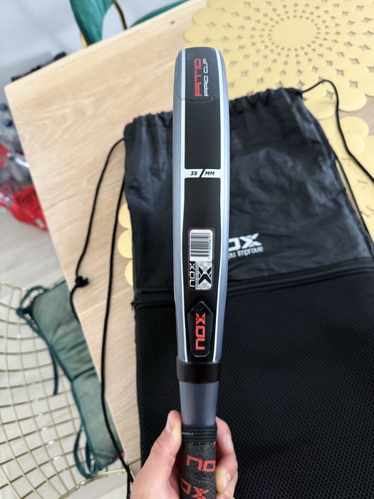 Rakieta do padla Nox AT10 Pro Cup Comfort by Agustin Tapia 2025