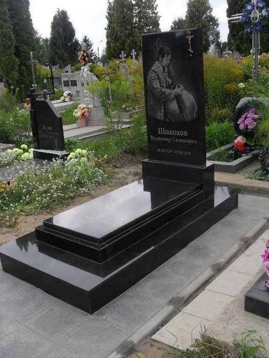 Гранітні пам'ятники Луцьк.Монтаж.Доставка.