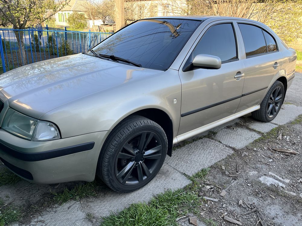 Шкода тур-2005 1.6 MPI
