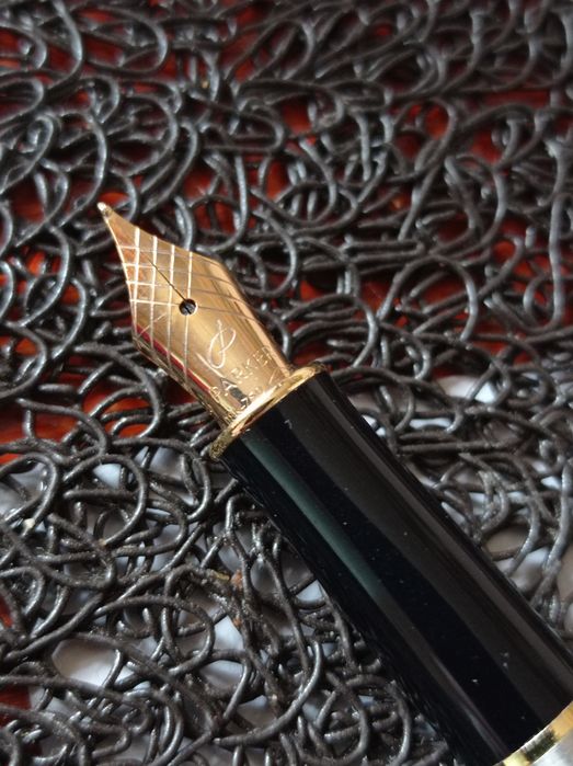 Чернильная ручка Паркер Sonnet Stainless steel GT
