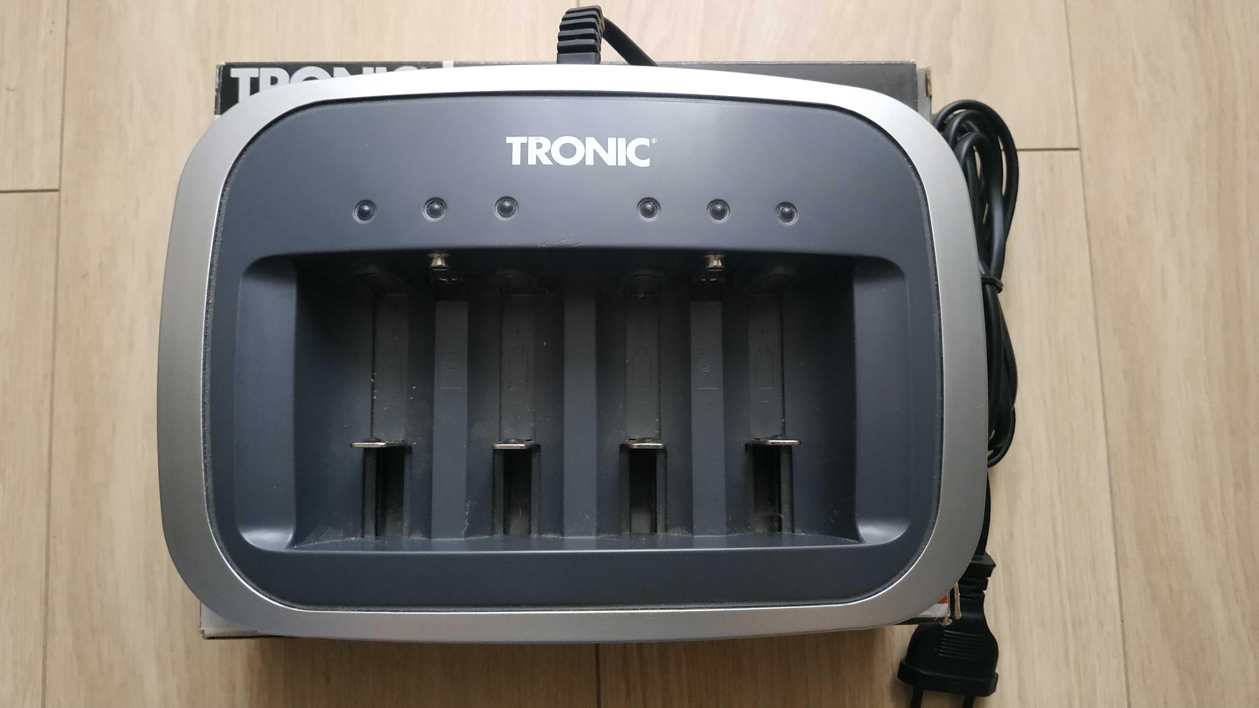 Uniwersalna ładowarka TRONIC