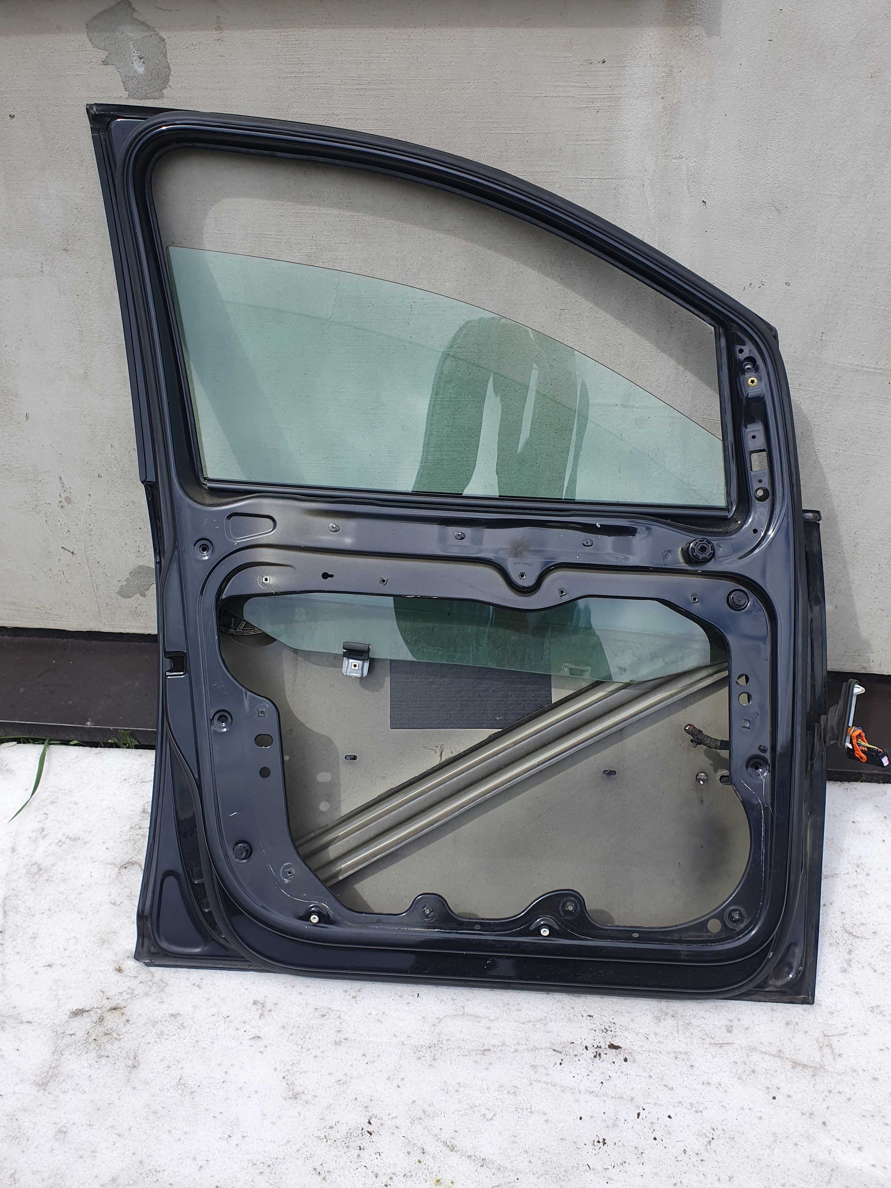 Drzwi lewe przód Vw Touran 04 rok lakier LC9Z bez rdzy b.ładne
