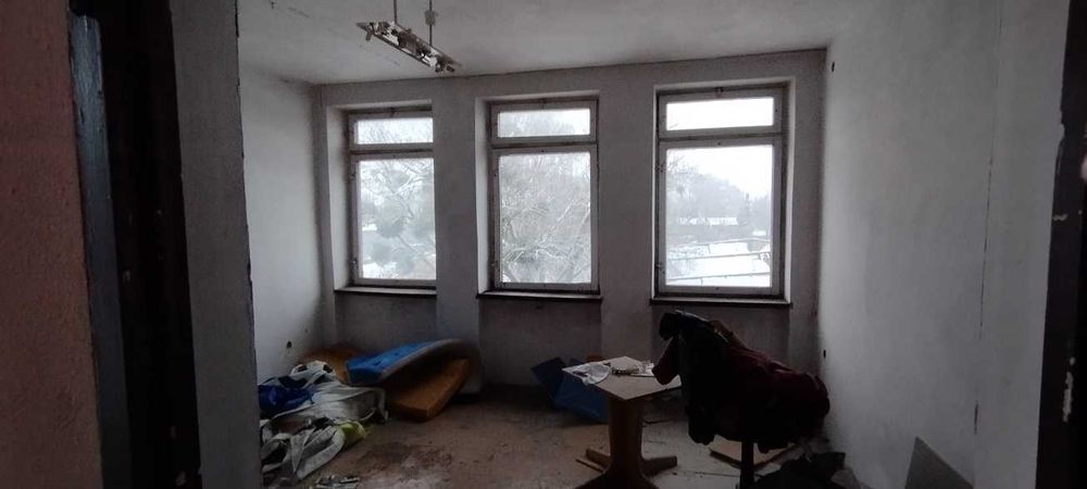 Sprzedam działkę inwestycyjną z biurowcem i halą produkcyjną