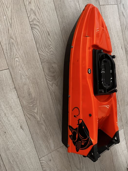 Якісний кораблик з GPS та глибиномір!