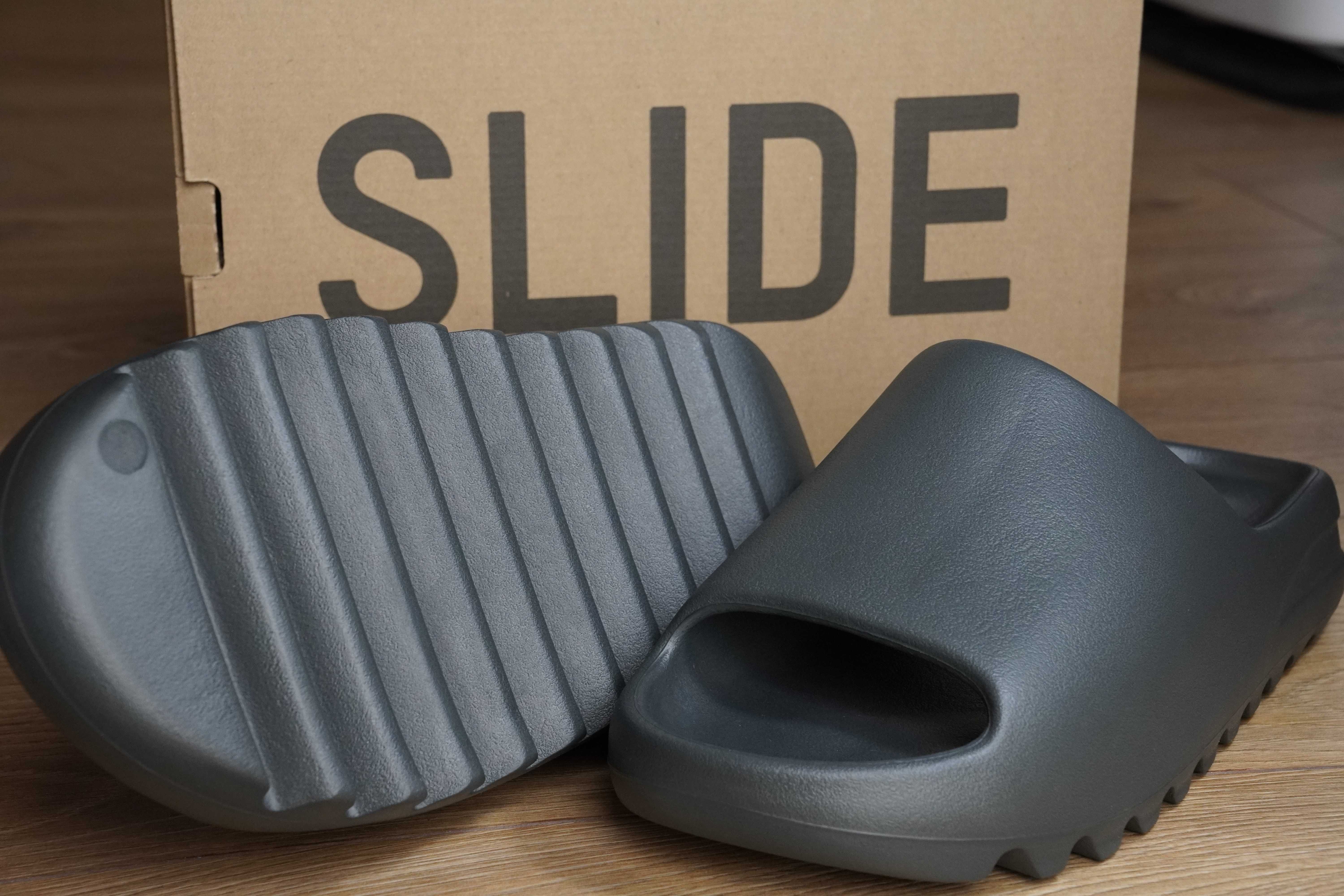 Yeezy Slide Dark Onyx