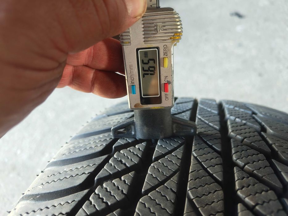 Opony zimowe uzywane 215 55 R17 Bridgestone 2022 rok 2 sztuki z15