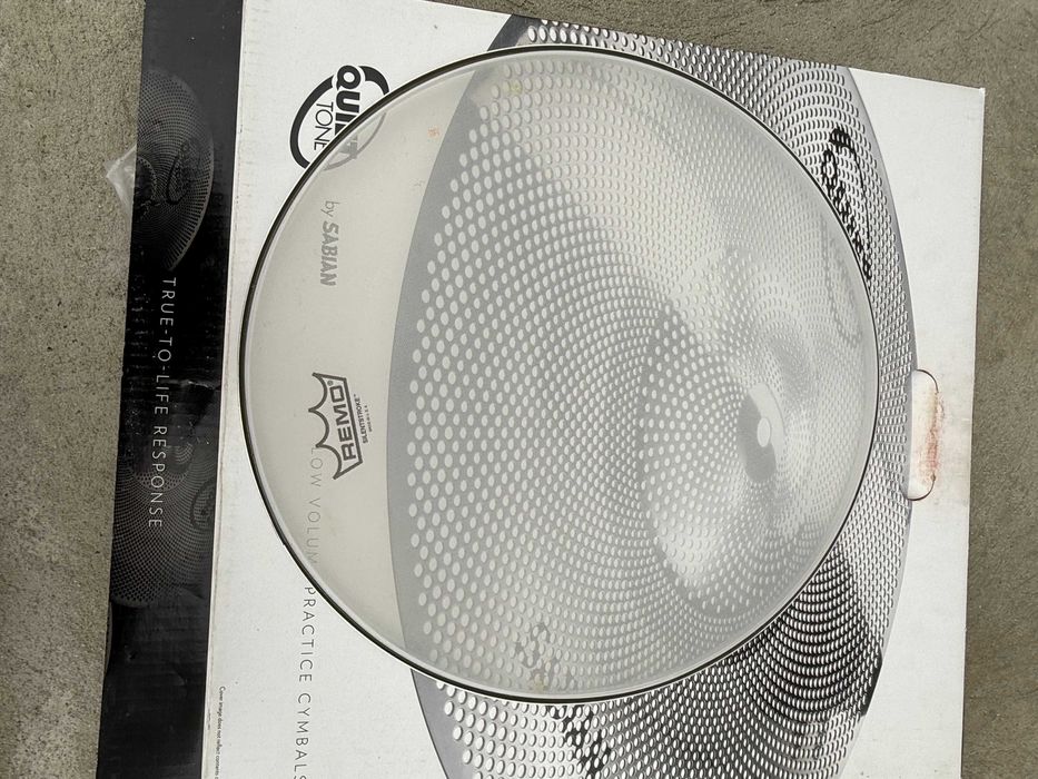 пластики remo SILENTSTROKE для тихої ударної установки 16 та 13