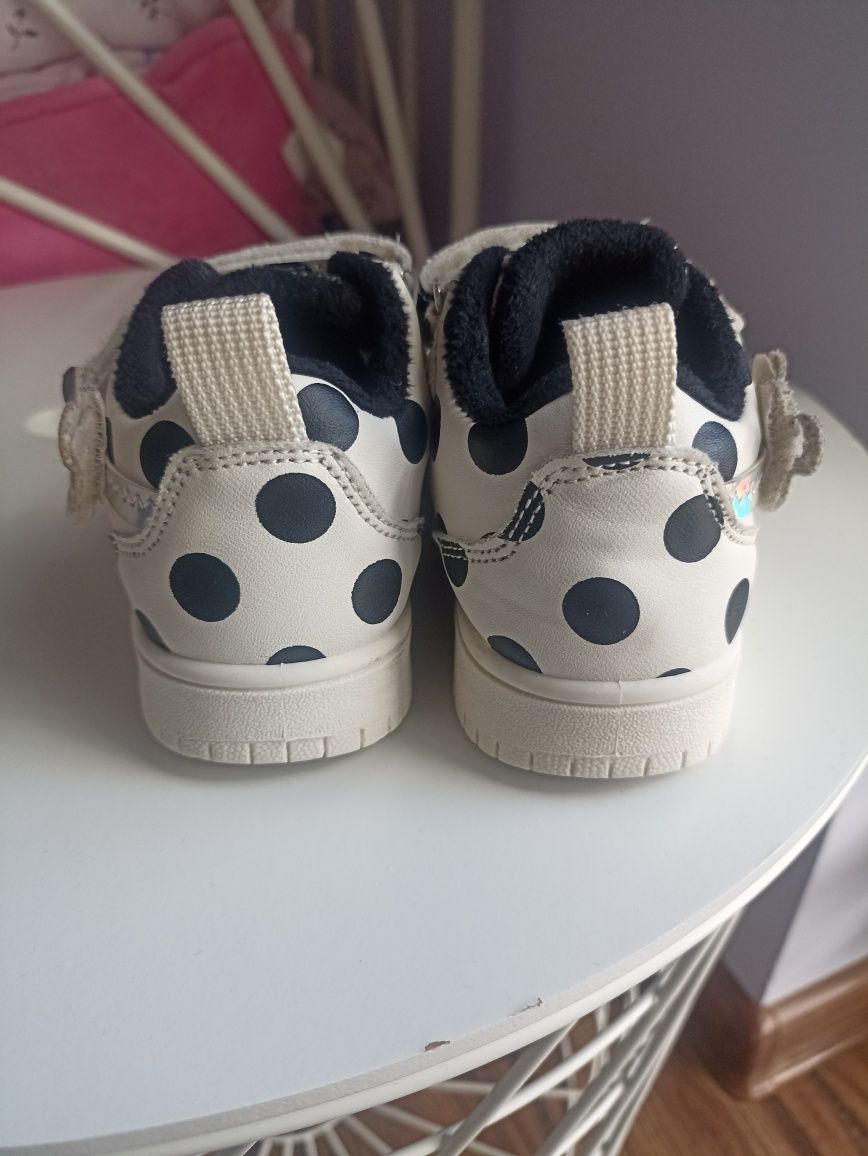 Sneakersy ocieplane 23 sinsay