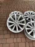 Oryginalne alufelgi Vw 5x112 17 cali Passat B8 Golf Touran Czujniki