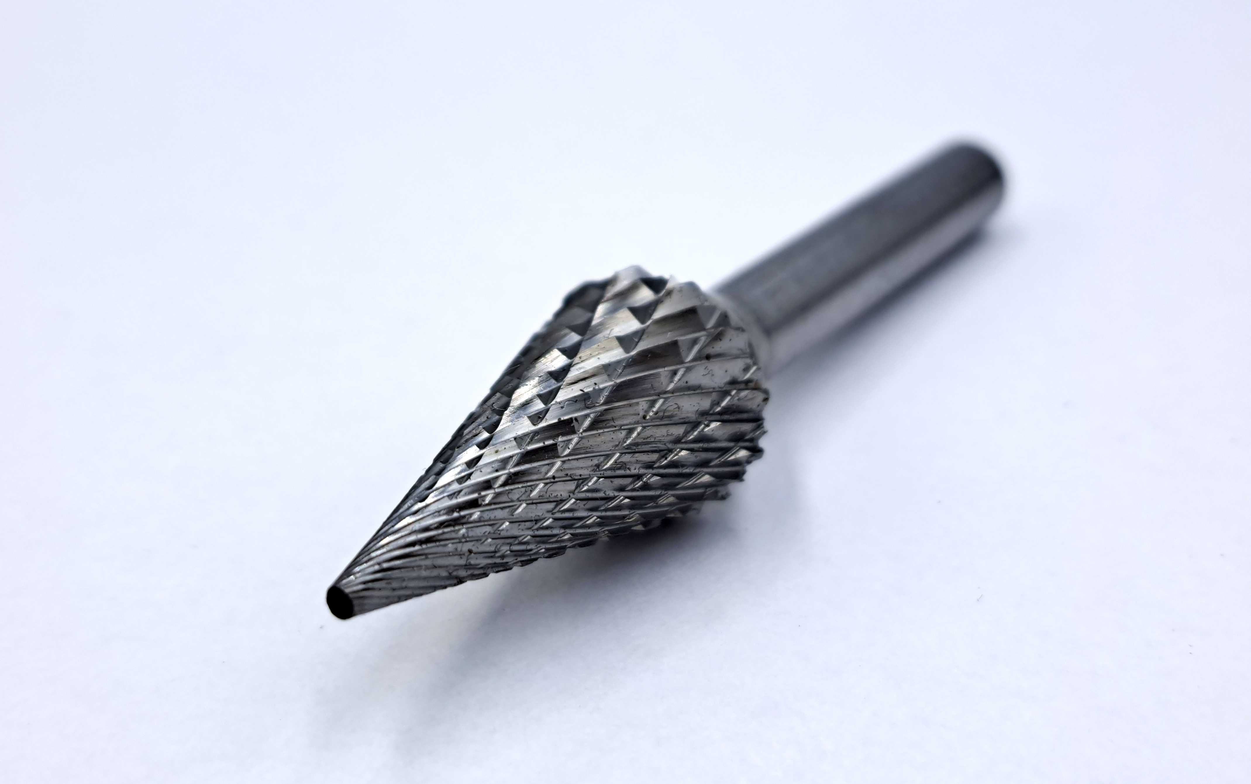 Nowy Pilnik obrotowy stożkowy ostry SKM frez do metalu 12 x 25 x 6mm