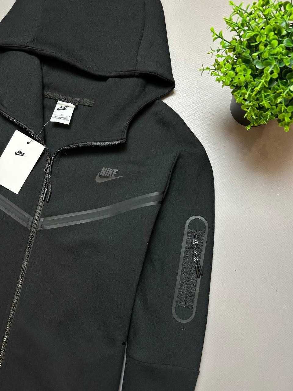 Nike Tech Fleece