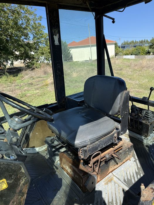 Retroescavadora MF 50HX