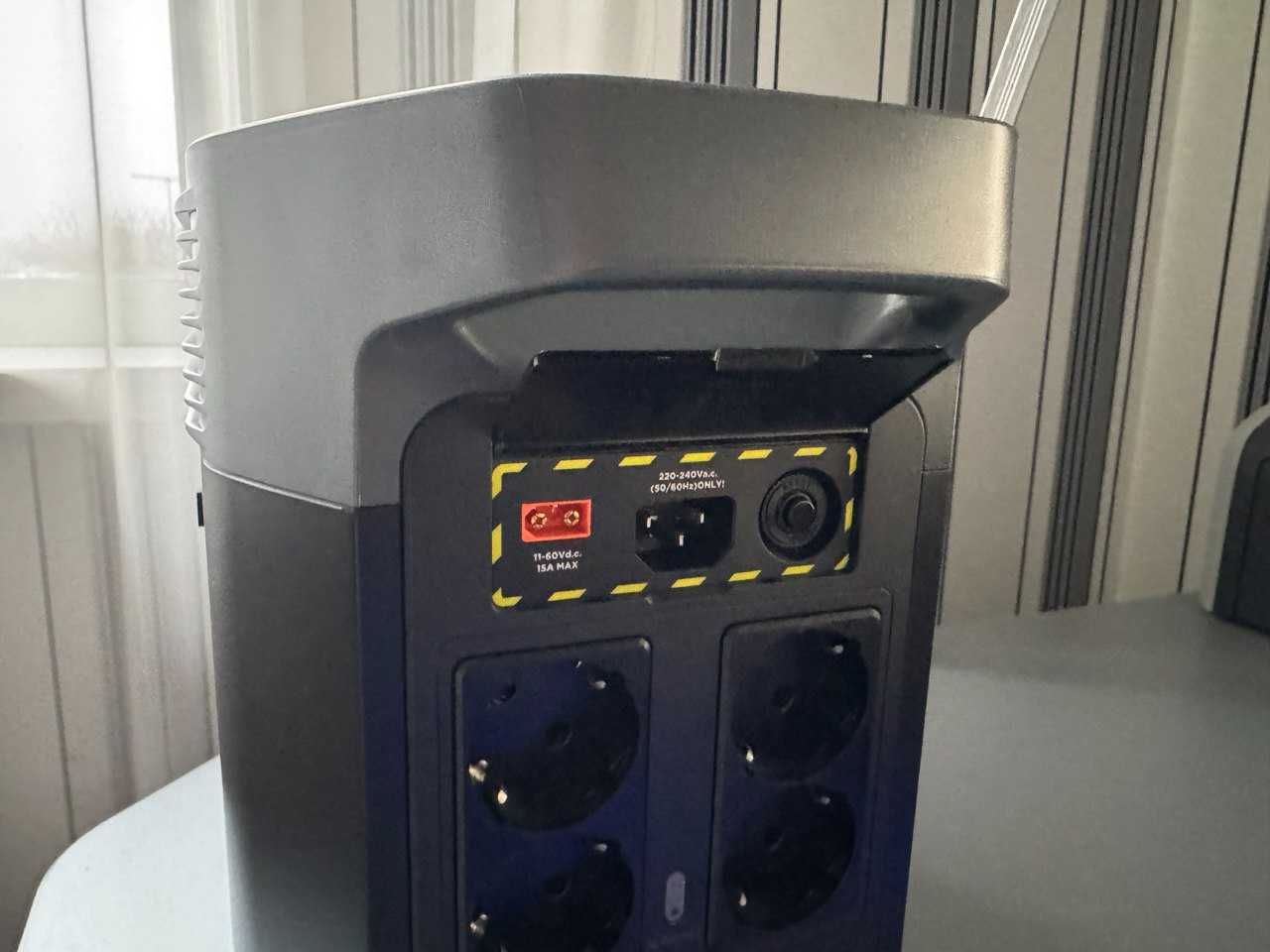 Зарядна станція EcoFlow DELTA 2 1800Вт 1024 Вт⋅год LiFePO4 (ZMR330-EU)