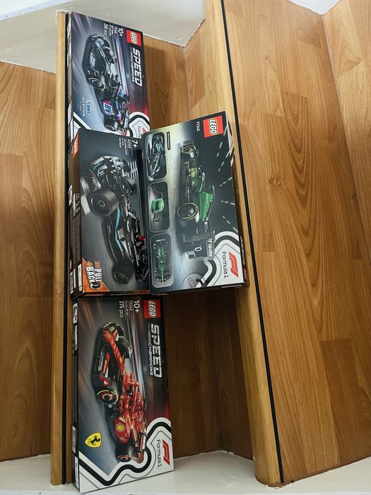 Набір з 4 комплектів LEGO Speed Champions