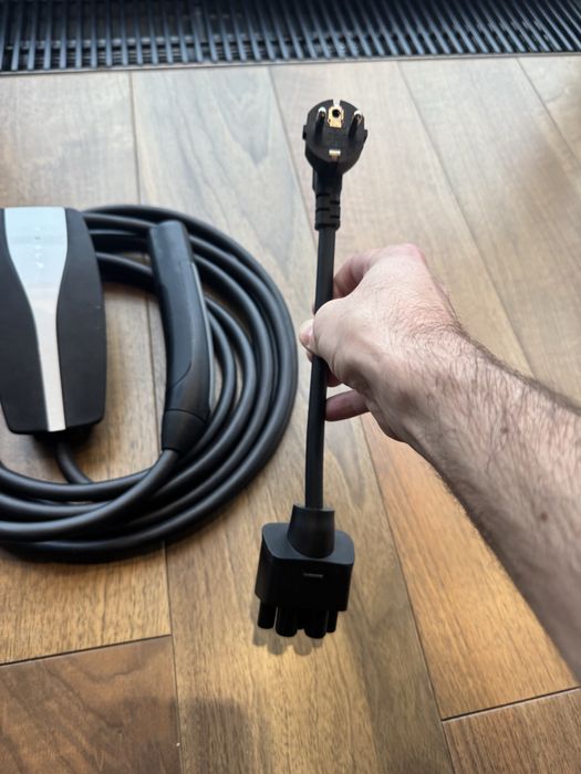 Оригінальна зарядка Tesla Mobile Connector Gen2 16A/32A USA