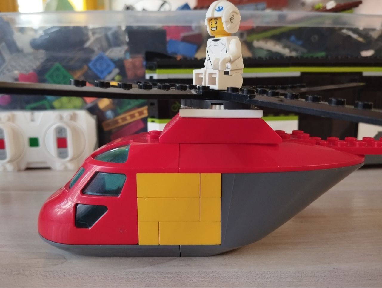 LEGO у відмінному стані (потяг на радіоуправл.,зоряні війни,гелікоптер