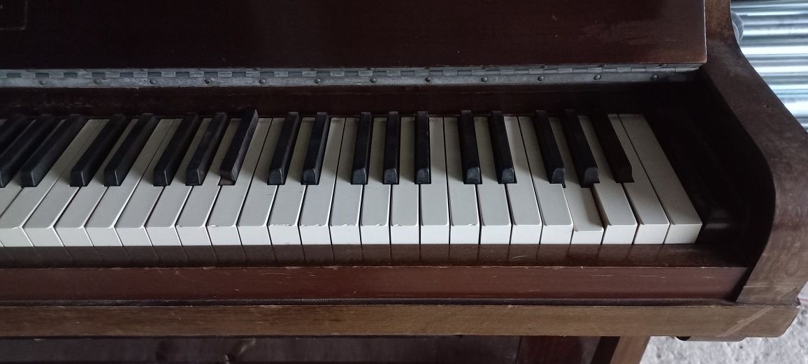 Pianino ponad 100 lat