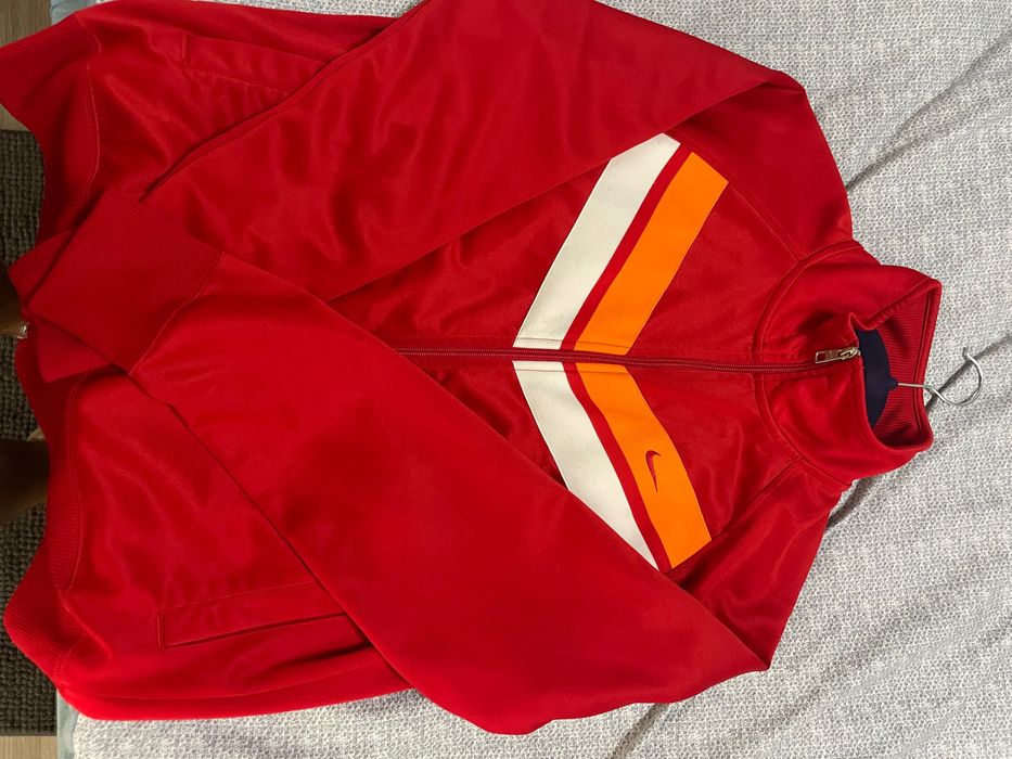 Продам спортивну кофту найк в оригіналі