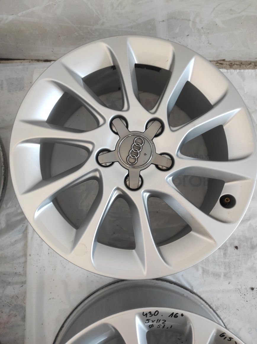 430 Felgi aluminiowe ORYGINAŁ AUDI R 16 5x112 otwór 57,1 Bardzo Ładne