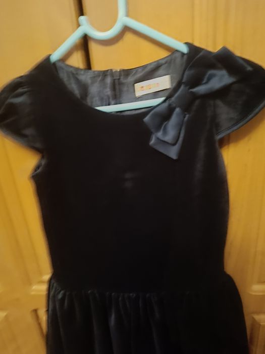 Sukienka welurowa granatowa 128