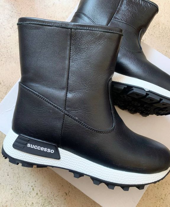 Нові шкіряні зимові чоботи, 36 р.