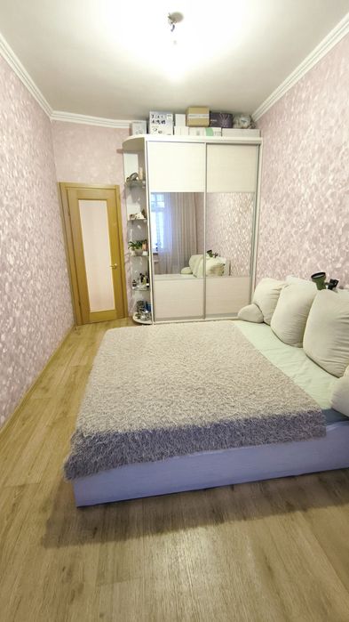 Продам 2-кімнатну квартиру у центральній частині міста!