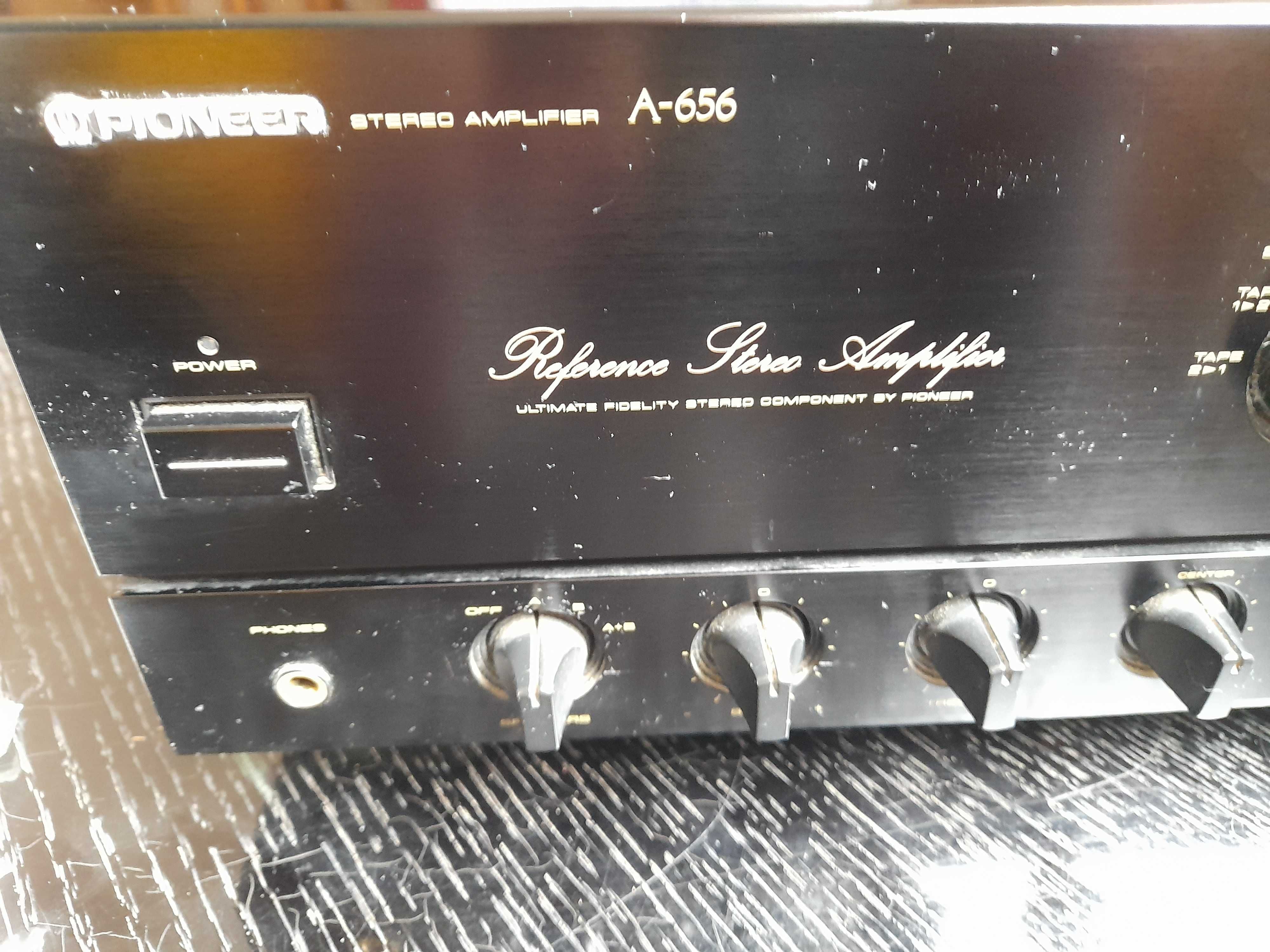 Amplificador de referência Pioneer A-656. Design Estilo 1989. 1990