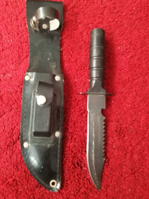 Faca táctica Rambo