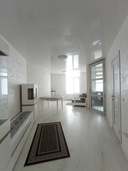 Здається 1км квартира на Дружбі в новобудові