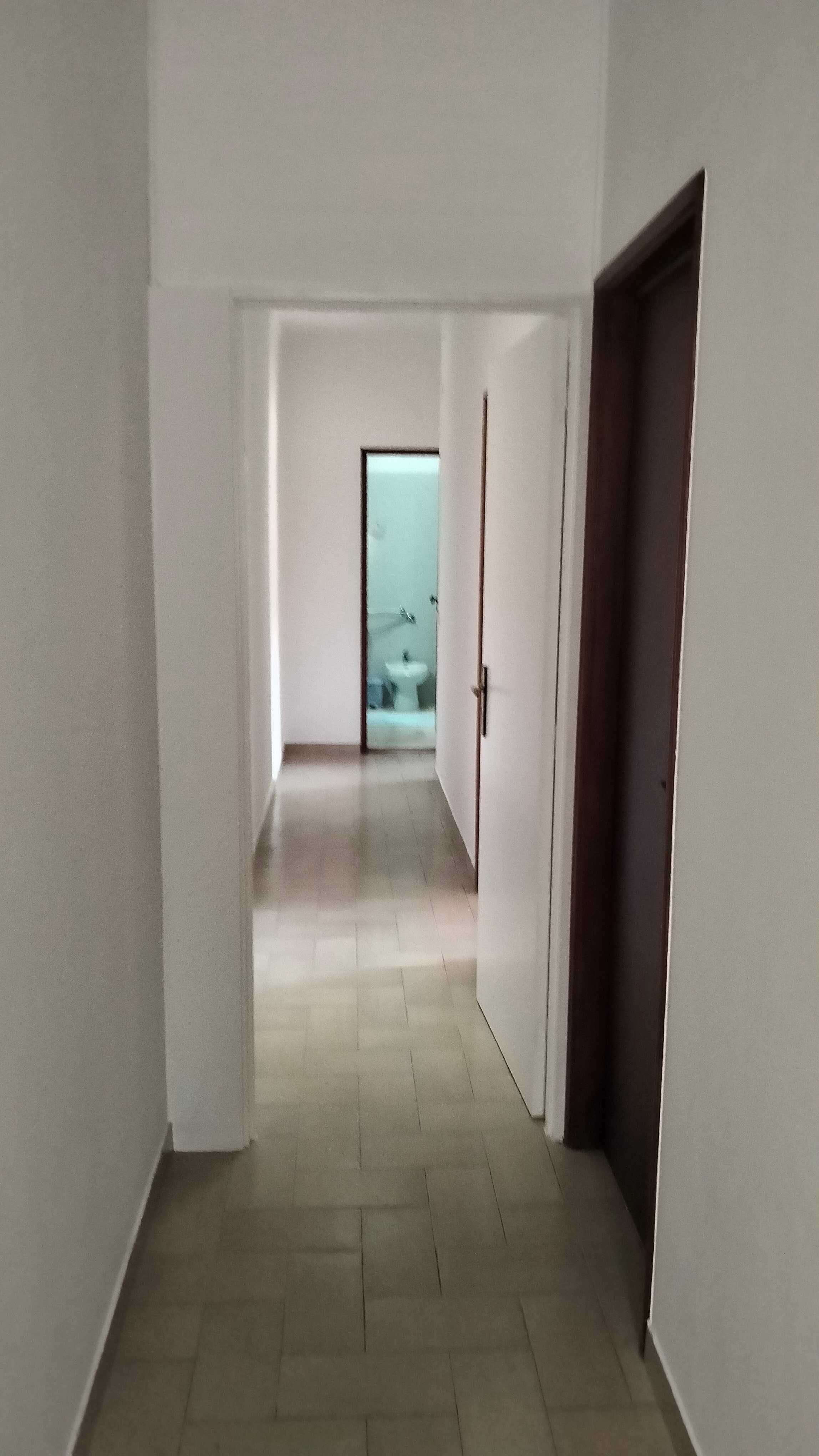 Aluga-se quarto em Charneca da Caparica