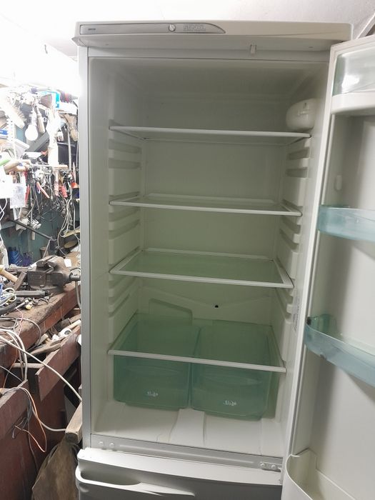 Продам холодильник STINOL