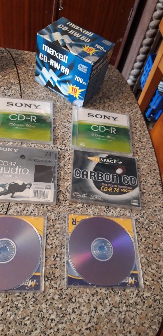 Conjunto de 28 Cds Virgens e 2 Bolsas