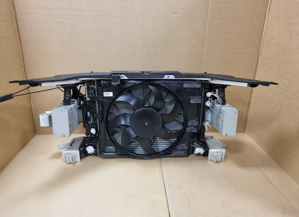 Volvo S60 III Паредня панель, телевізор