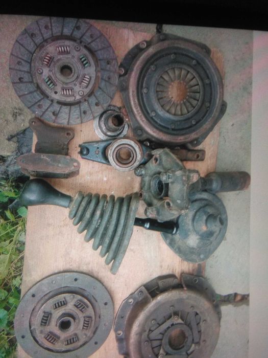 Подушка ,пильник ,траверса КПП5ст.з/п .(полонез ,фіат)