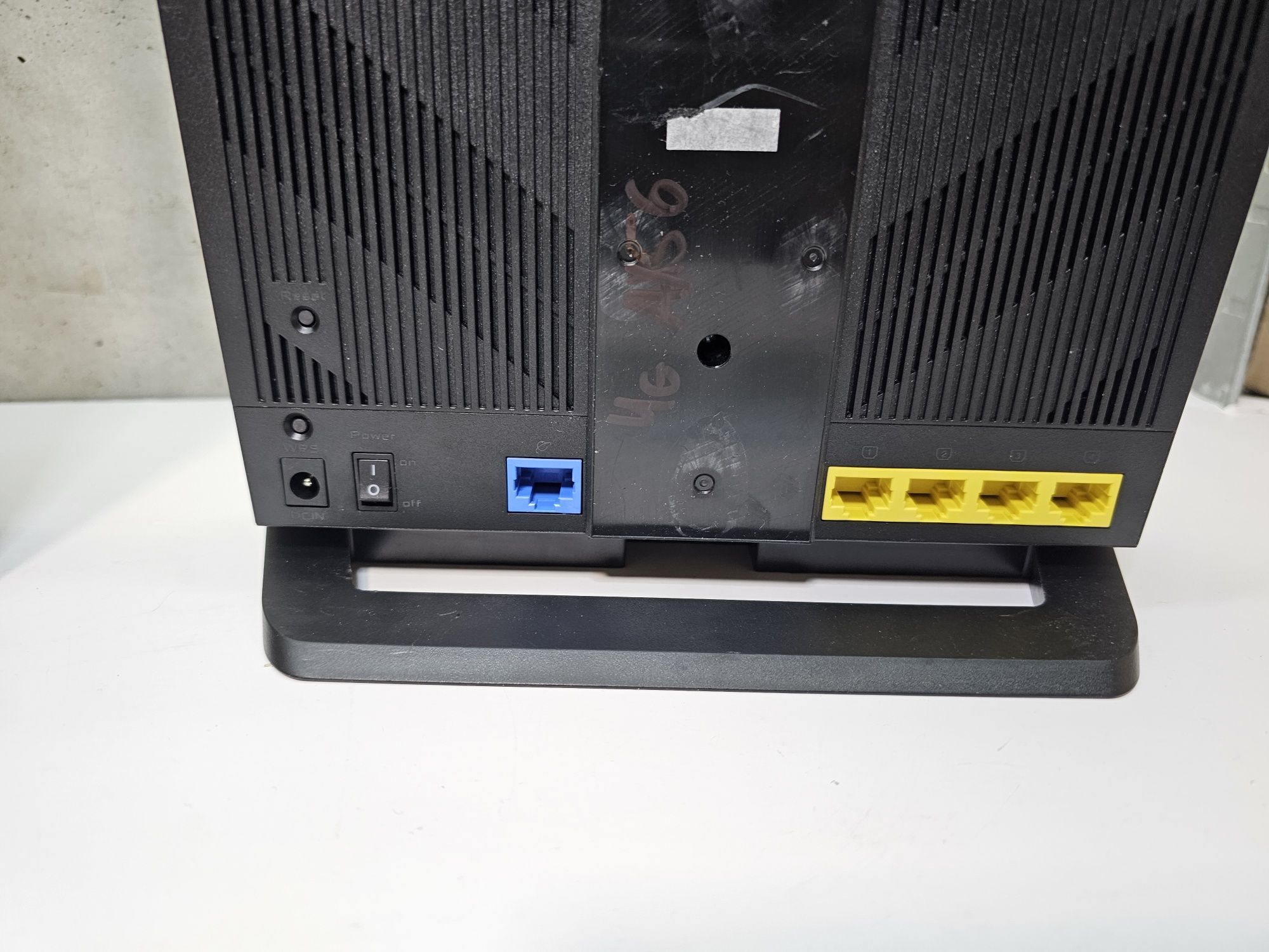 Маршрутизатор ASUS 4G-AX56U AX1800 1xGE WAN, 1xnanoSIM card, MU-MIMO