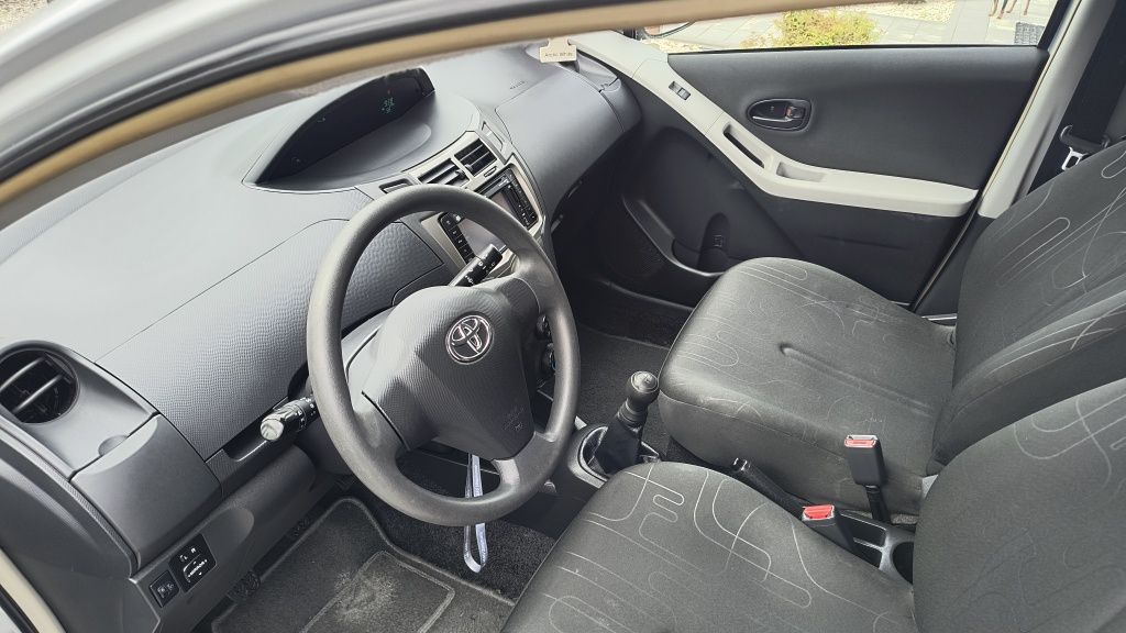 Toyota Yaris 2009 r. 1.0 benzyna klima