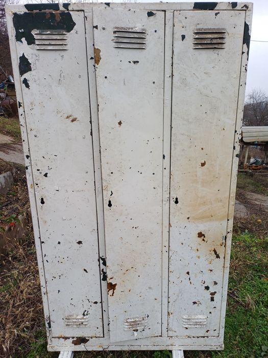 Шафа для інструментів