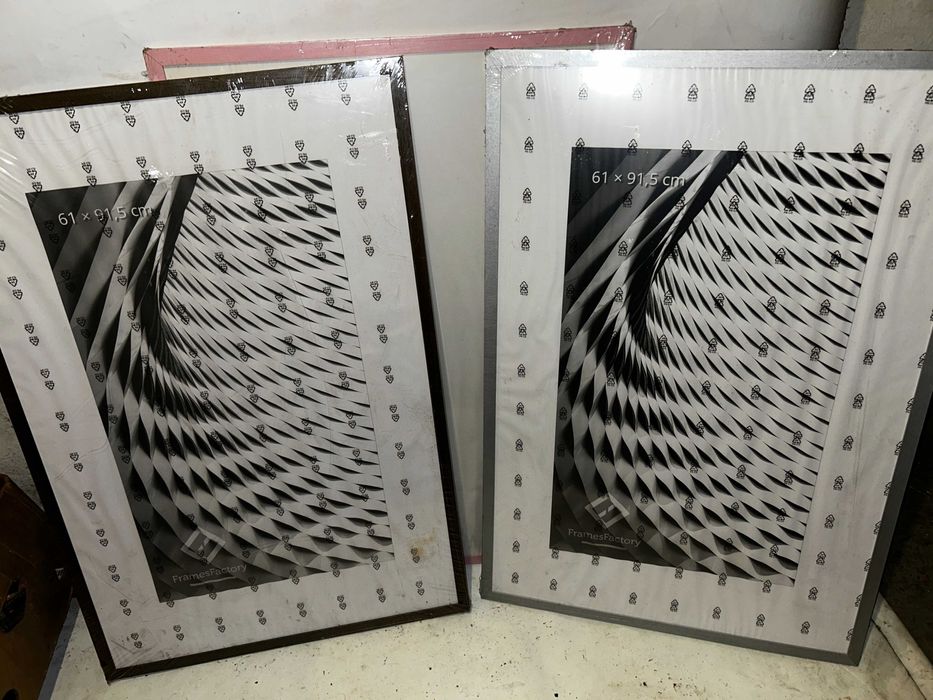 Duże ramy na obrazy FRAMES Factory 61 x 91,5 cm - 3 sztuki