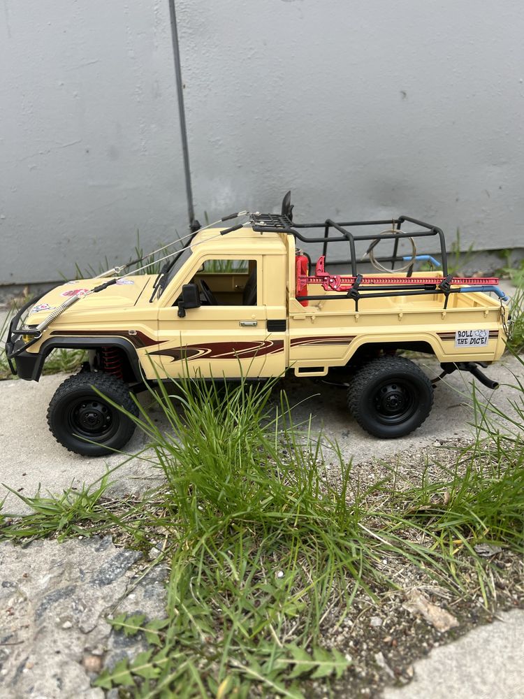 Іграшка на радіокеруванні MN 82 Toyota LC79 + допрацьований