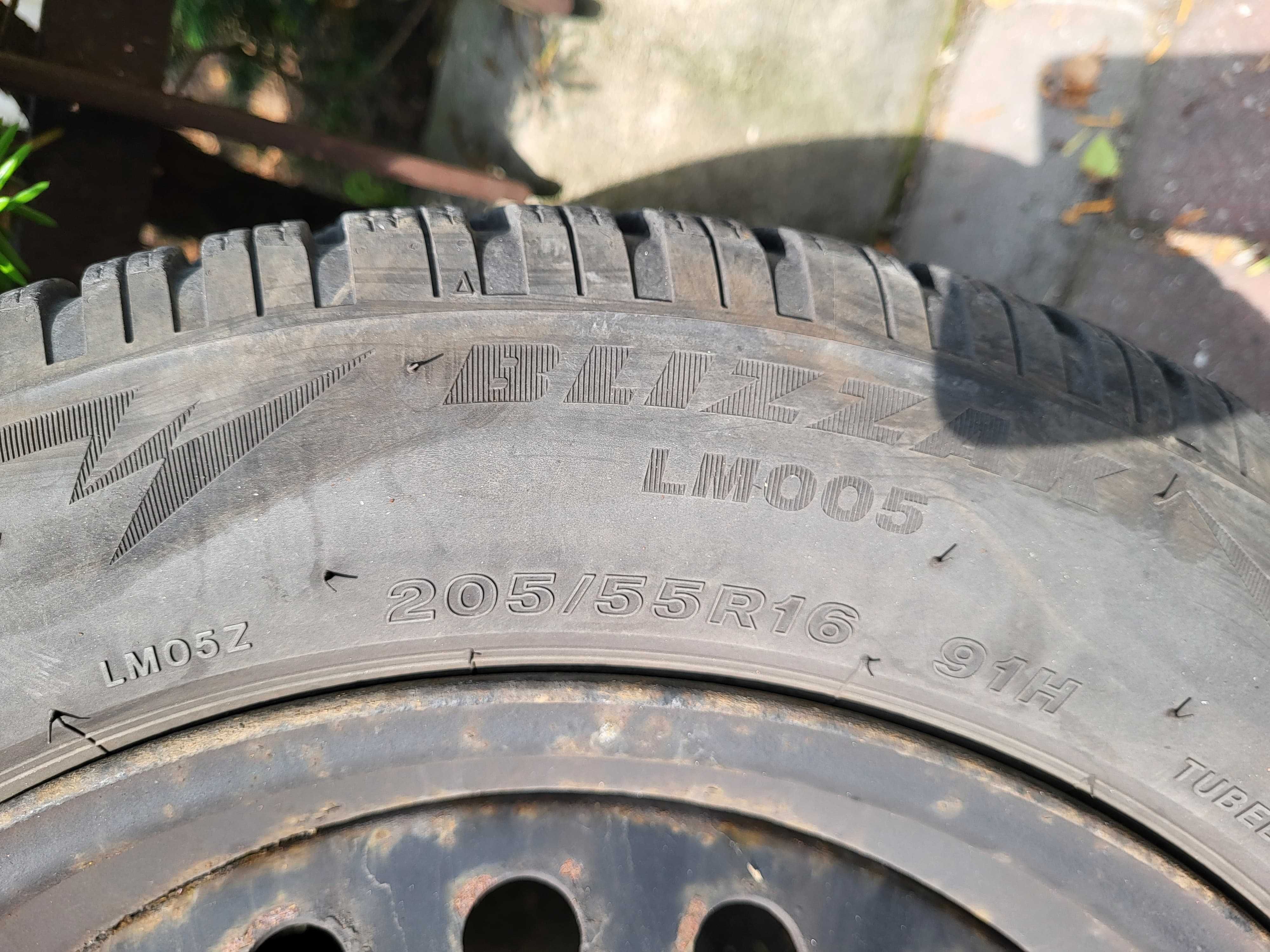 Koła samochodowe - opony zimowe Bridgestone 205/55R16 + felgi stalowe
