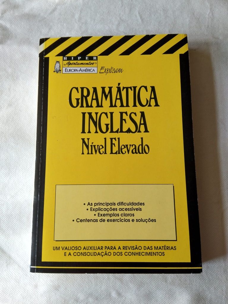 Gramática . . . . .