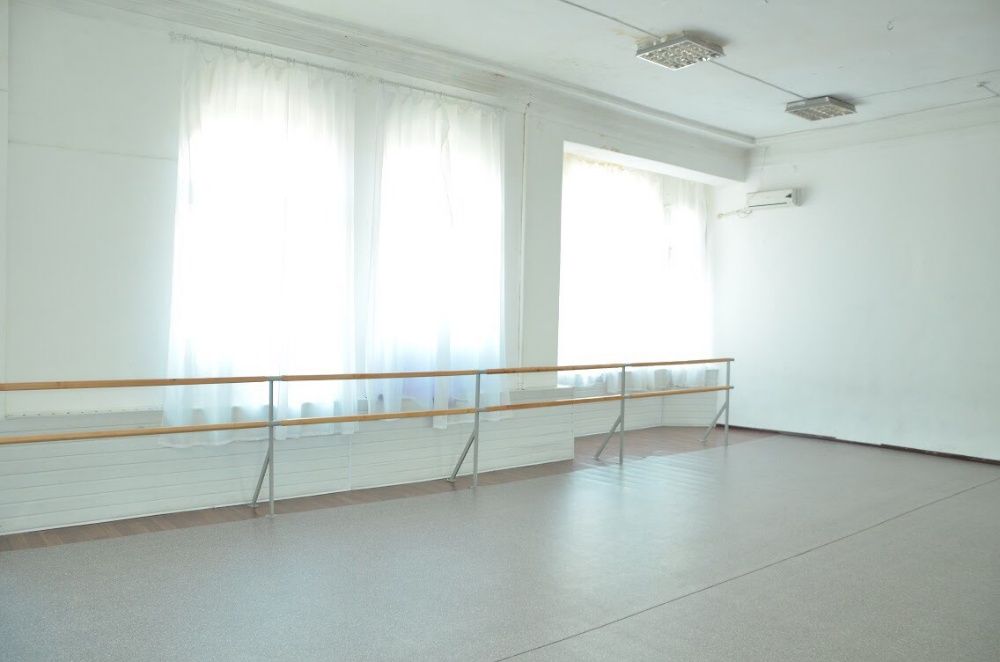 Здам Танцювальний зал погодинно у Центрі м. Дніпро, 100м 80 та 60м